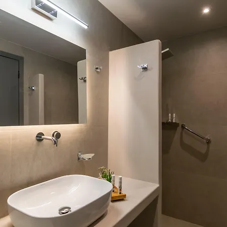 Отель Afroessa Milos Адамас