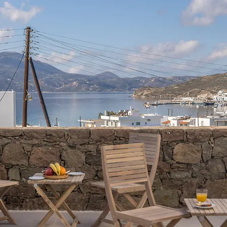 Afroessa Milos * Adamantas (Milos)