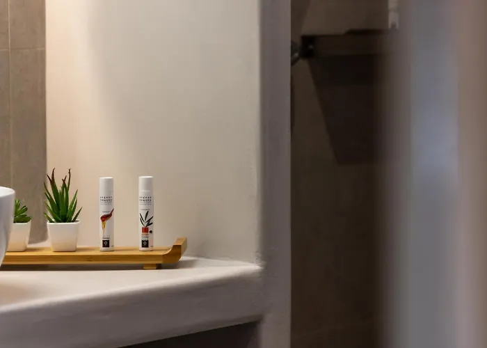 Afroessa Milos Adamantas (Milos)