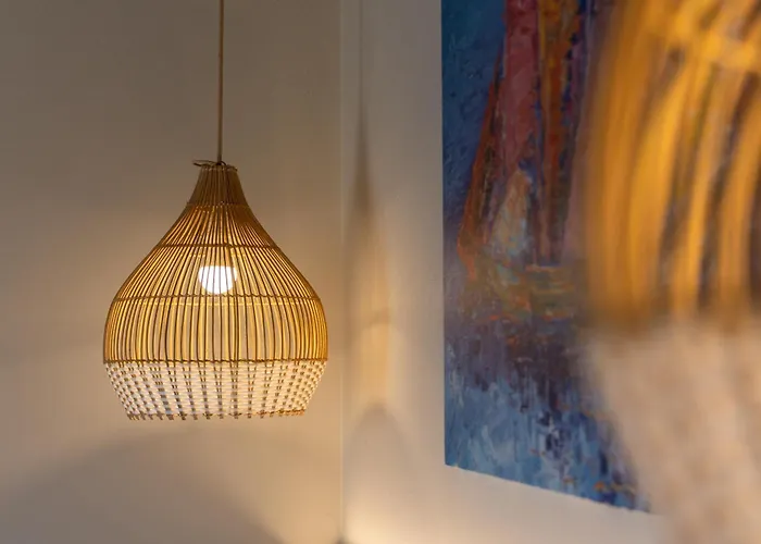 Afroessa Milos * Adamantas (Milos)