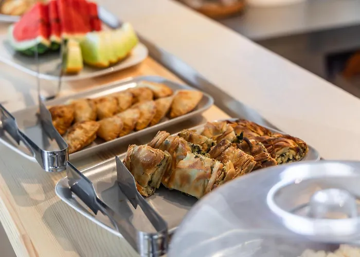 Afroessa Milos * Adamantas (Milos)