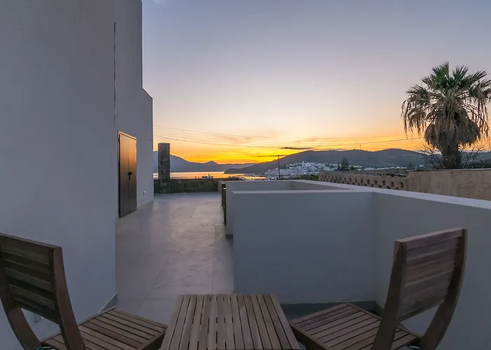 Afroessa Milos * Adamantas (Milos)